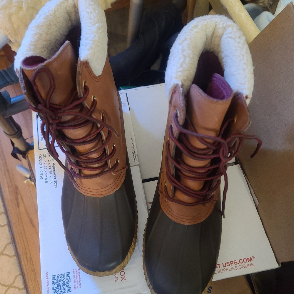 Timmy Hilfiger duck boots